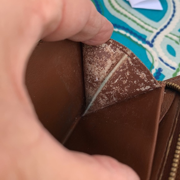 Beautiful Louis Vuitton Monogram Wallet - Picture 9 of 14